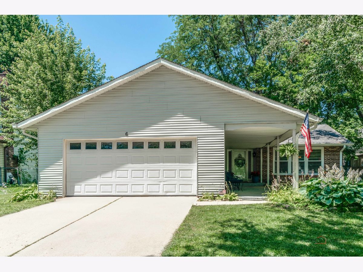  For Sale Vernon Hills Illinois, 6 Deerpath Drive