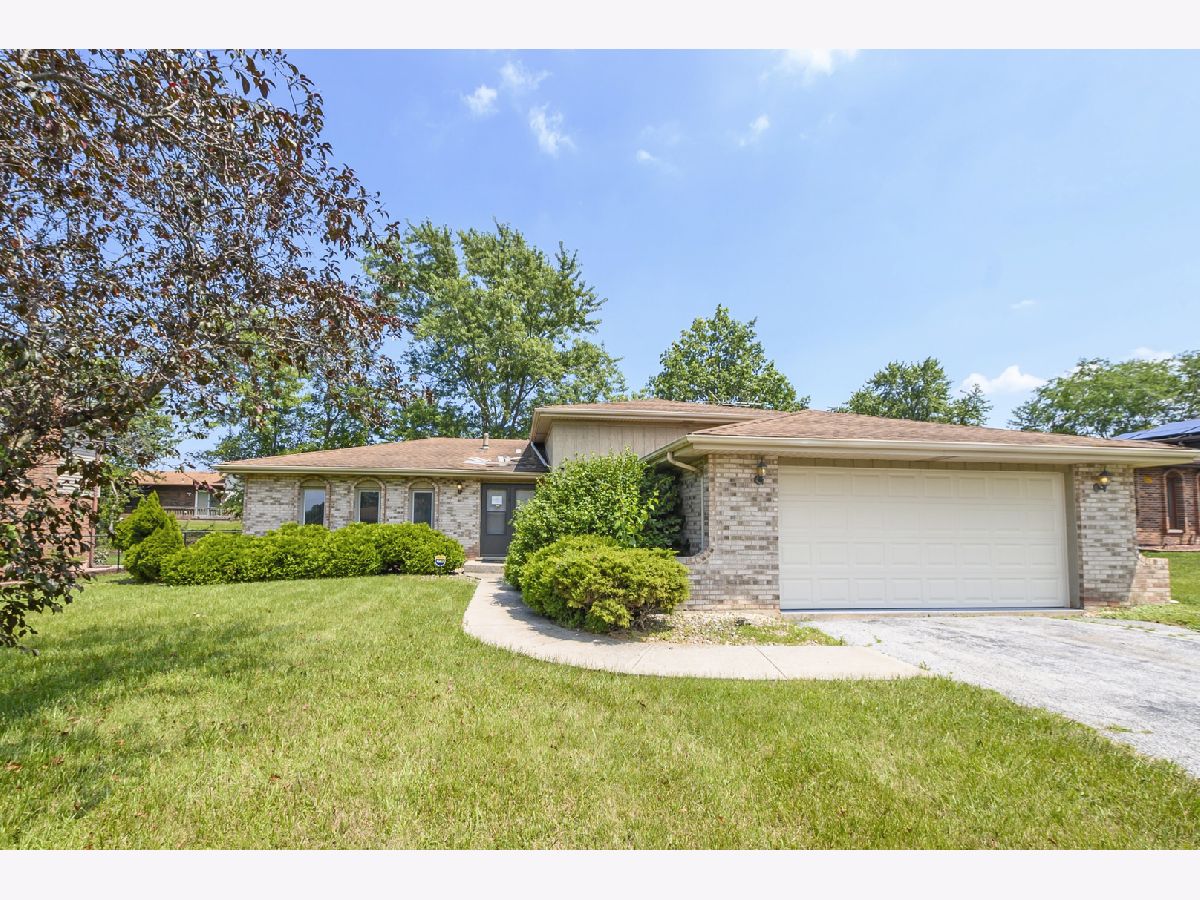 Homes For Sale Lincolnshire Green Crete Illinois, 3531 Dale Drive
