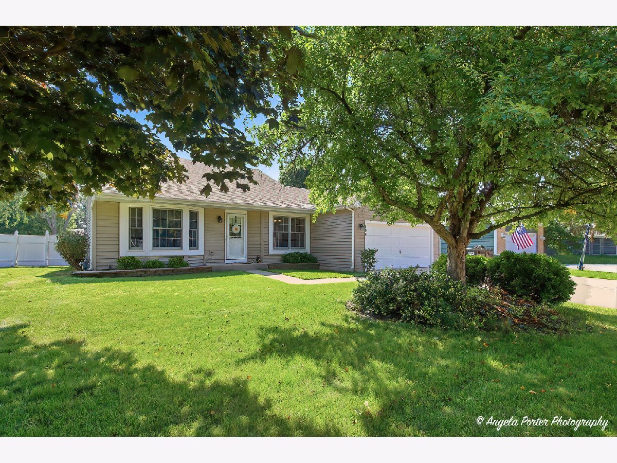 Homes & Condos & Townhomes For Sale Winding Creek Mchenry Illinois, 198 Driftwood Trail