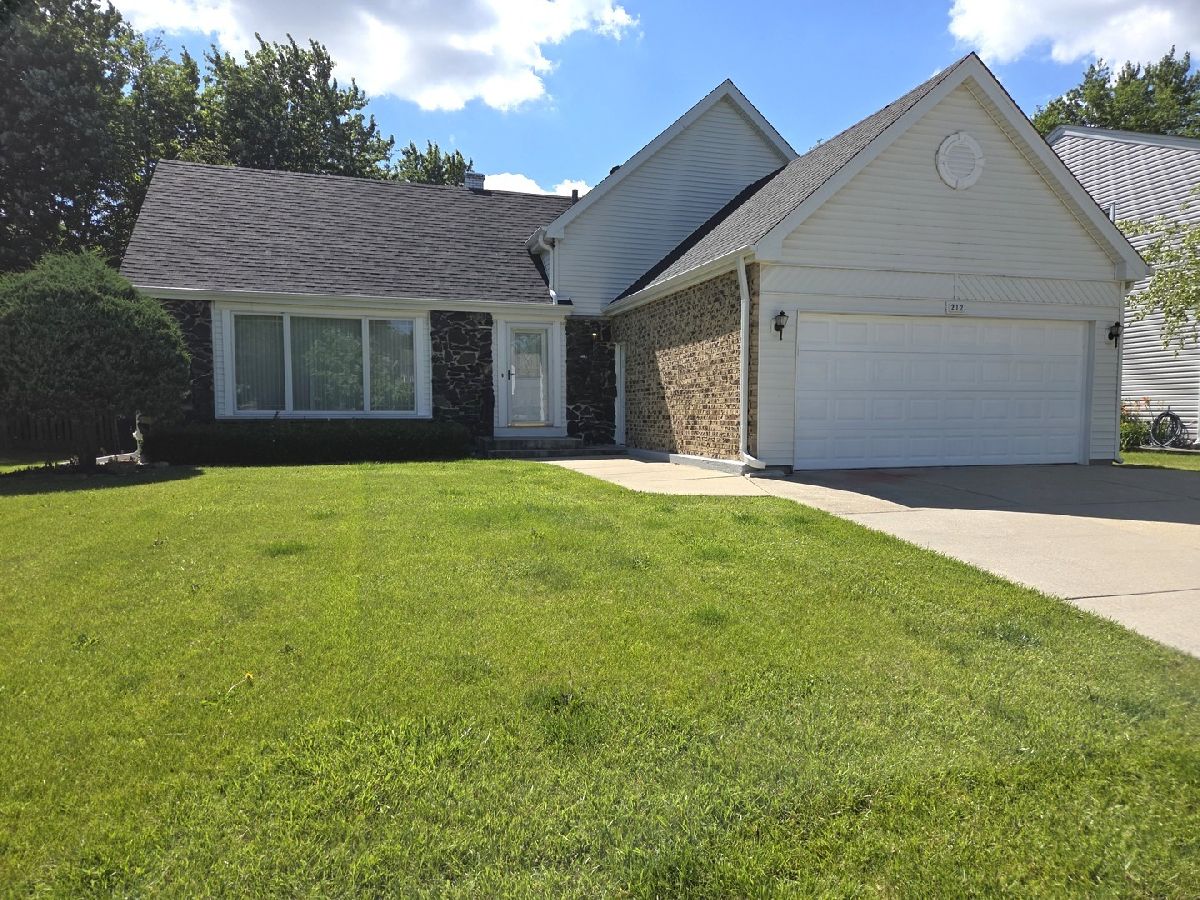 Homes & Condos & Townhomes For Sale Sheffield Estates Schaumburg Illinois, 212 Walnut Lane