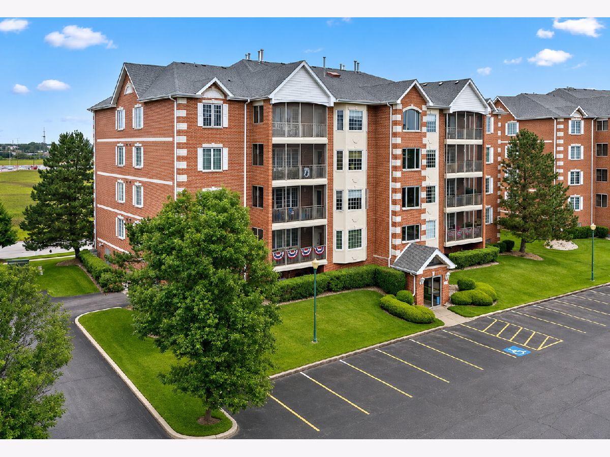Condominiums For Sale Brookside Place Tinley Park Illinois, 7920 Trinity Circle