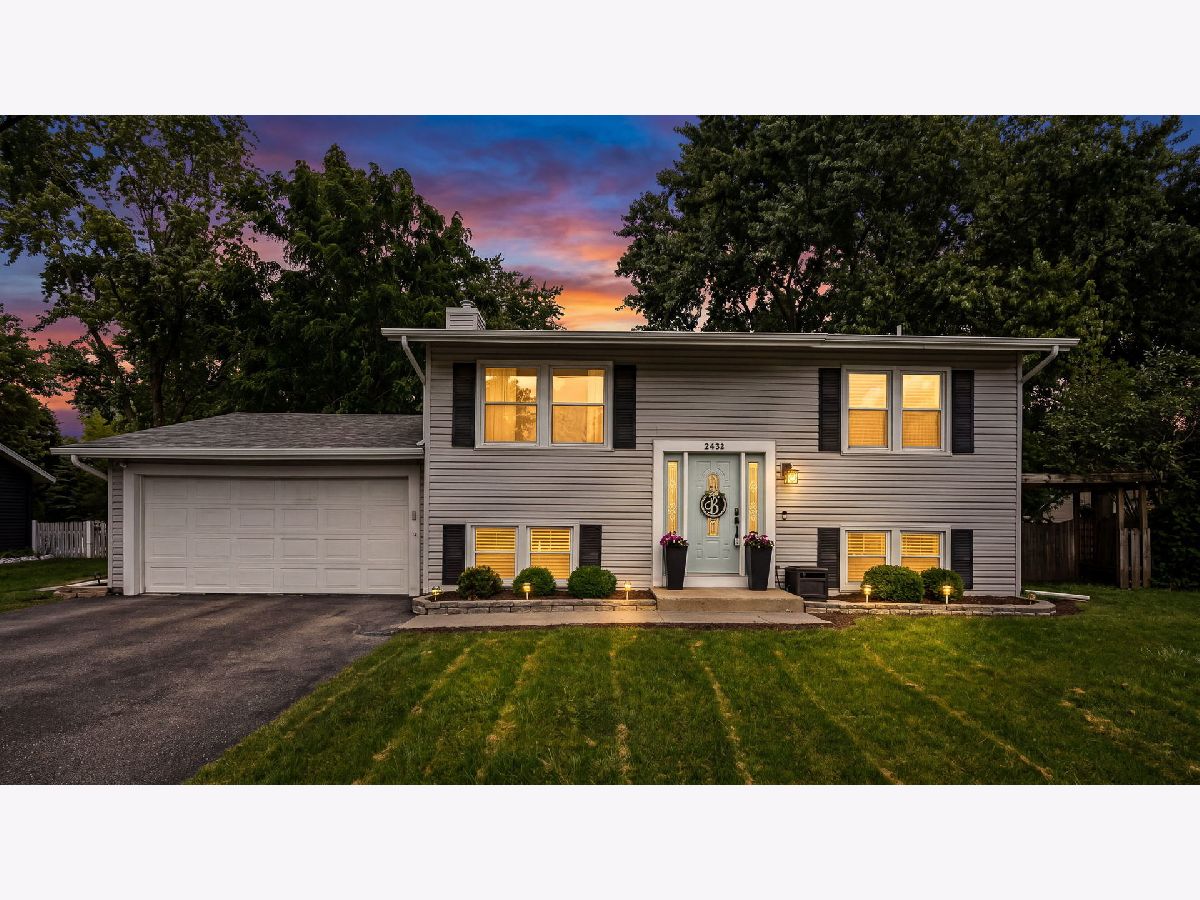  For Sale Aurora Illinois, 2434 Oakdale Court