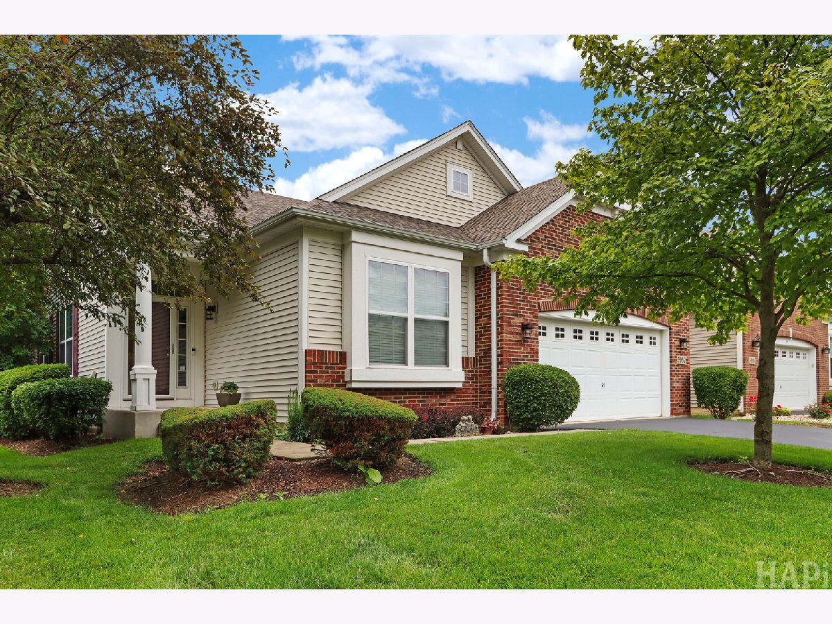 Homes For Sale Haverford Place Hoffman Estates Illinois, 5952 Leeds Road