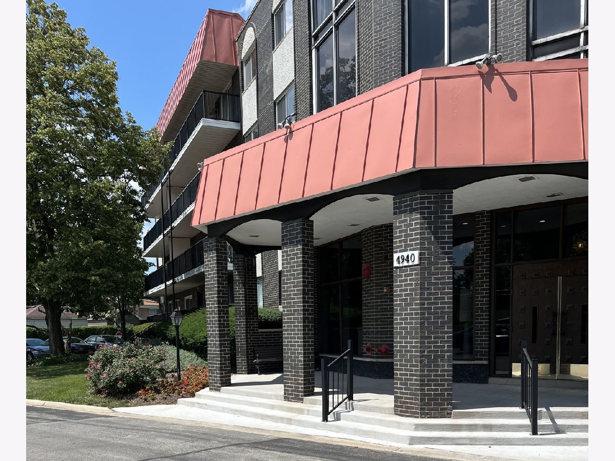 Condominiums & Homes For Sale Barcelona Skokie Illinois, 4940 Foster Street