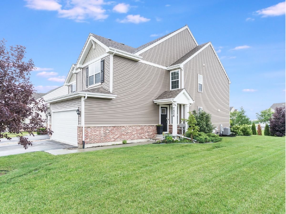 Homes & Townhomes For Sale Lakewood Prairie Joliet Illinois, 7626 Violet Lane