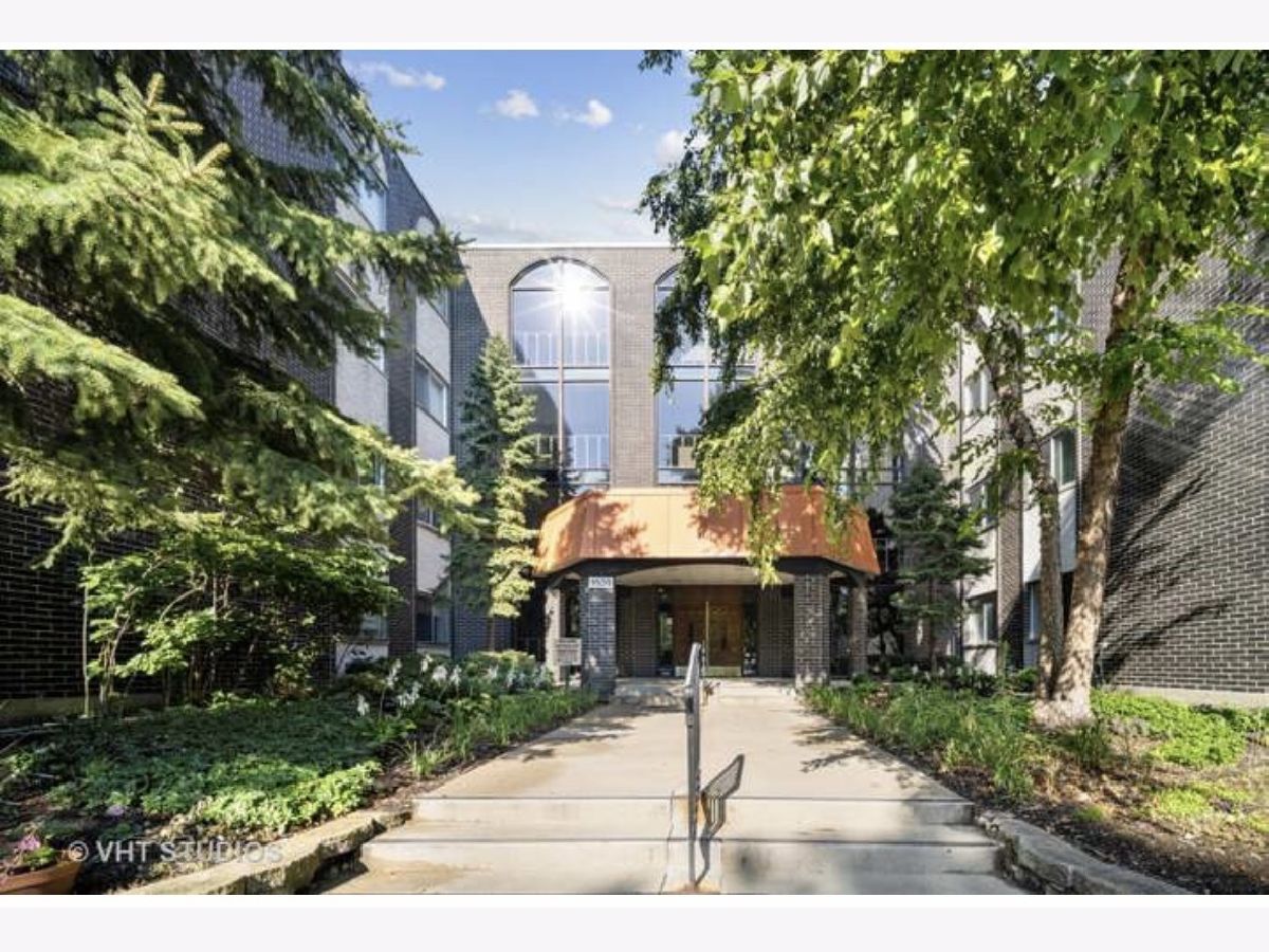 Condominiums & Homes For Sale Barcelona Skokie Illinois, 9530 Lamon Avenue
