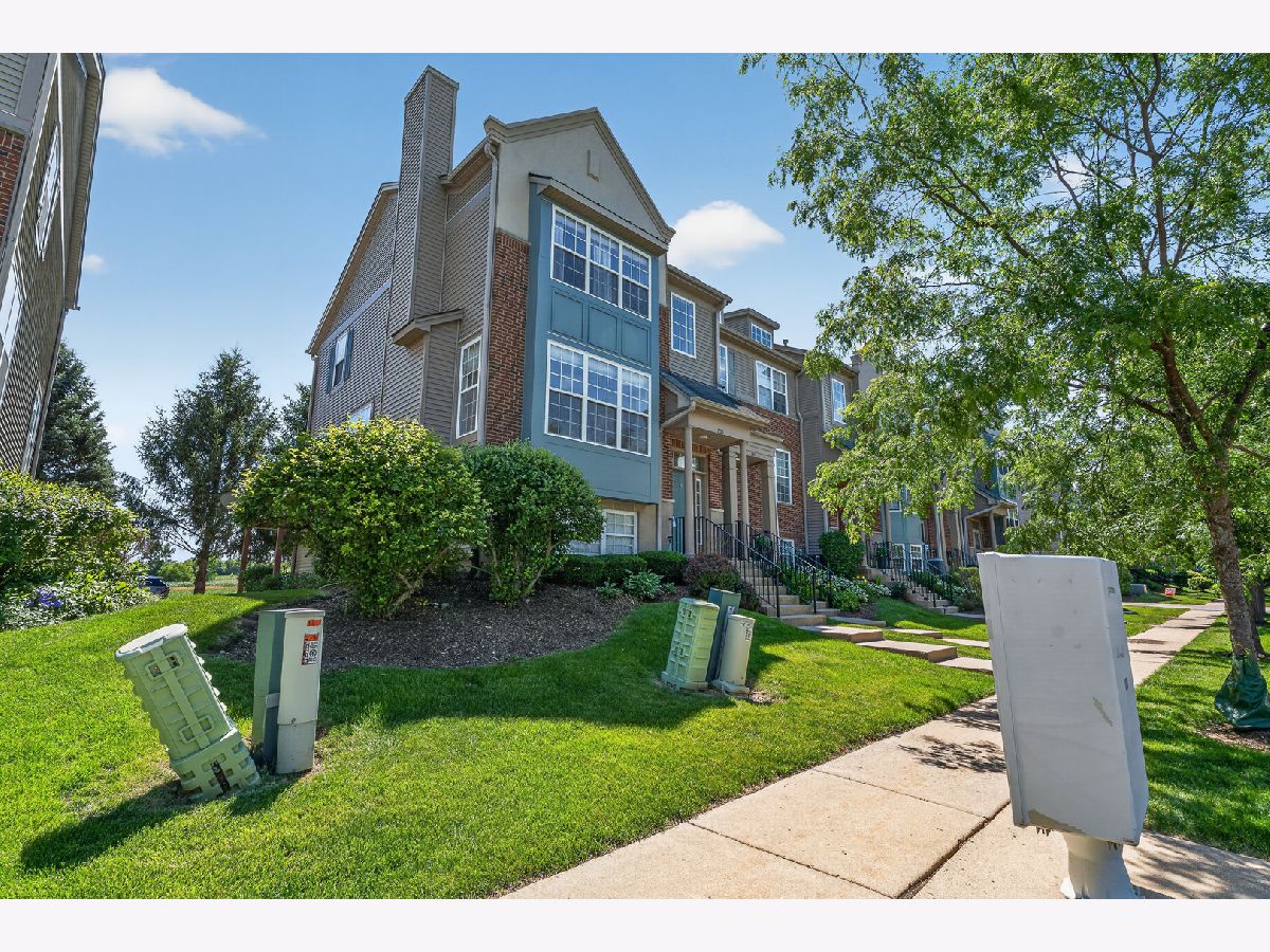 Townhomes & Condos For Sale Village Station Grayslake Illinois, 205 Station Park Circle