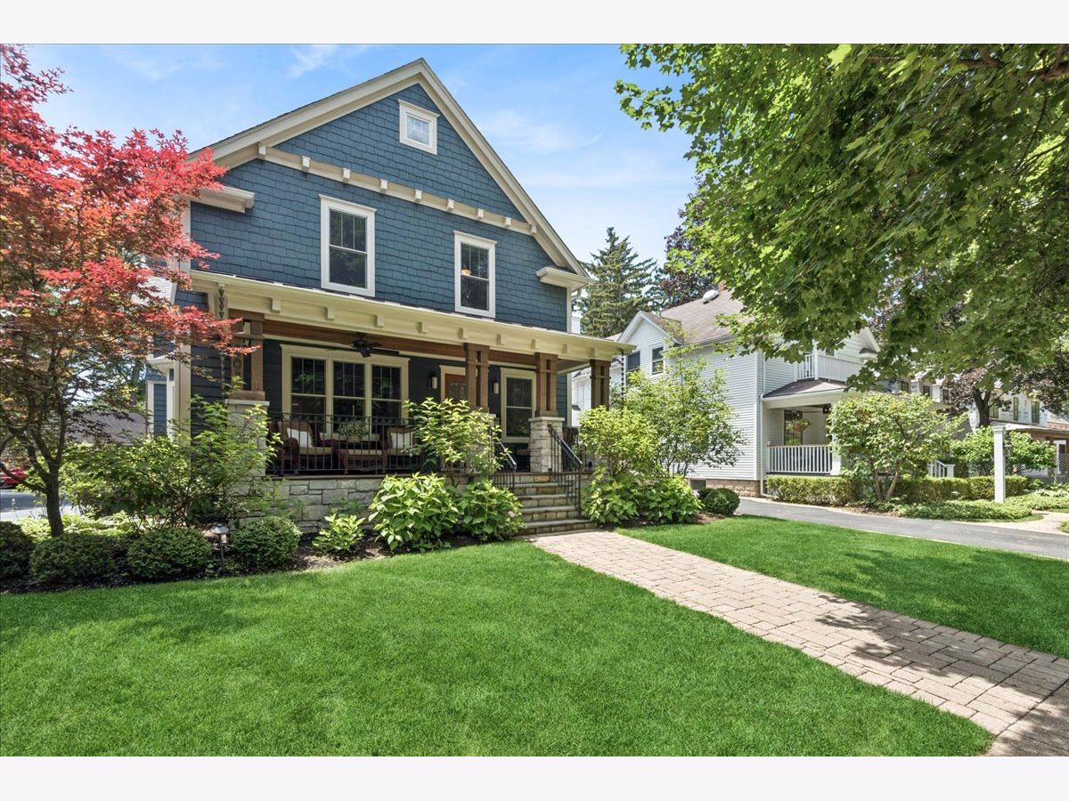  For Sale Libertyville Illinois, 307 Elm Court