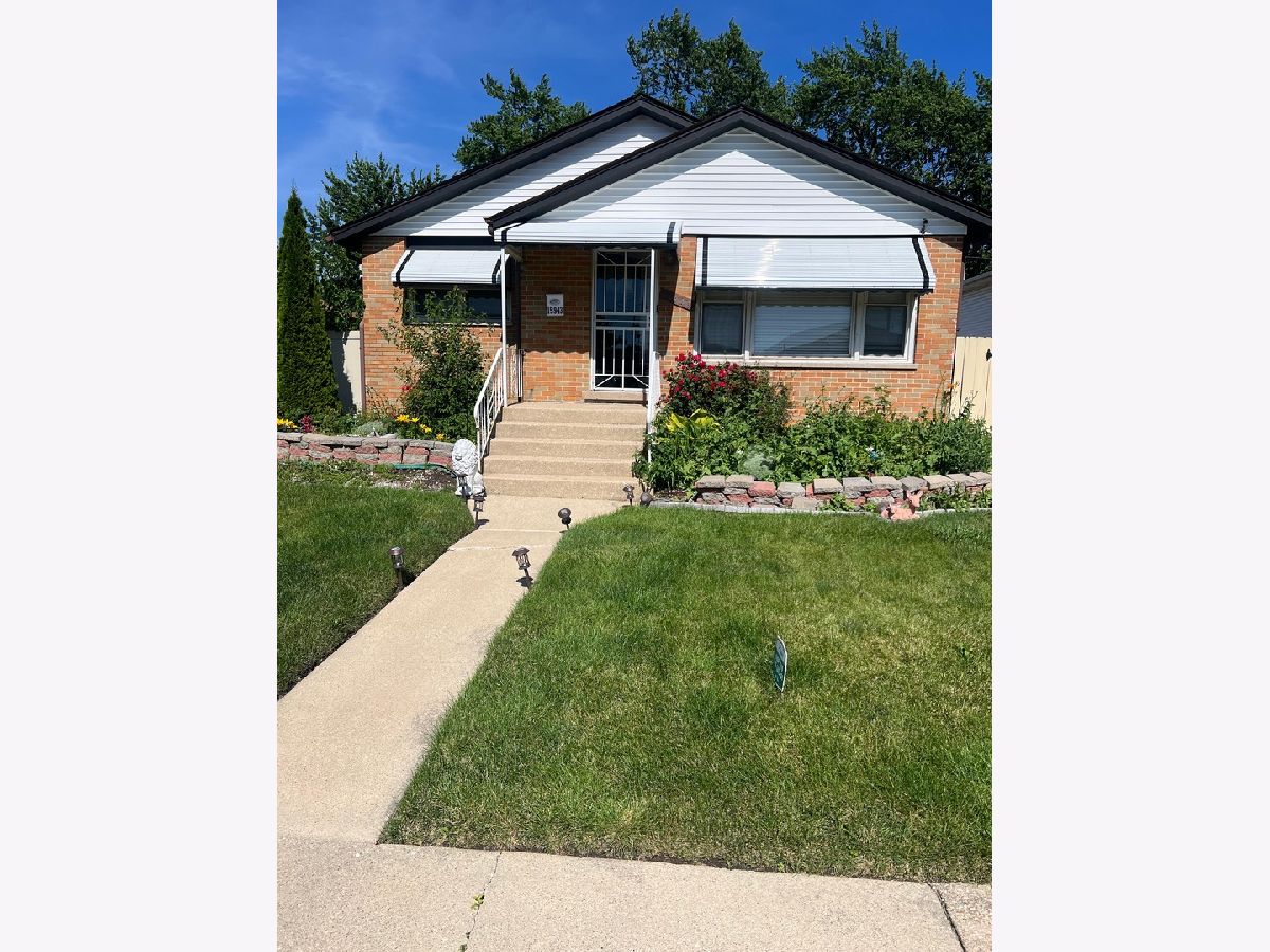  For Sale Harvey Illinois, 15943 Vine Avenue