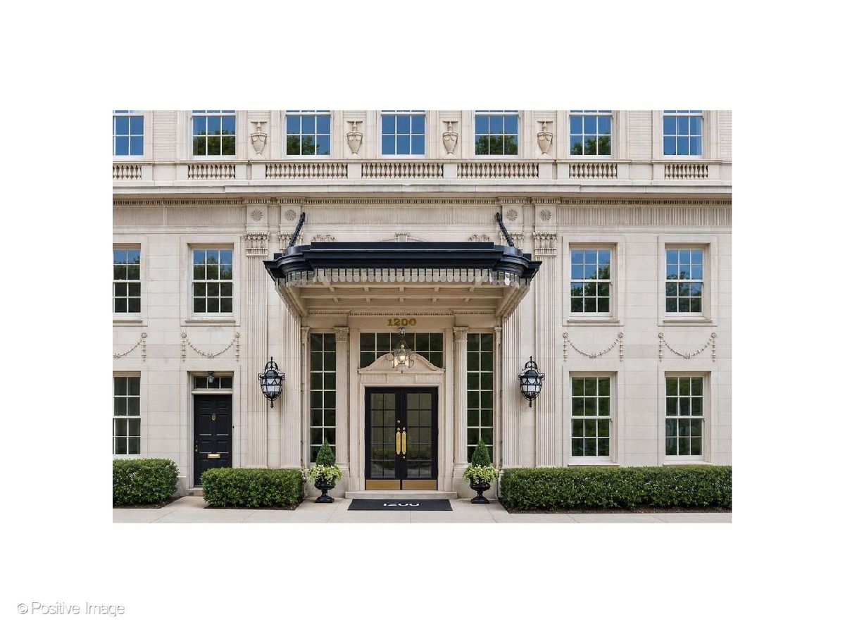  For Sale Chicago Illinois, 1200 Lake Shore Drive