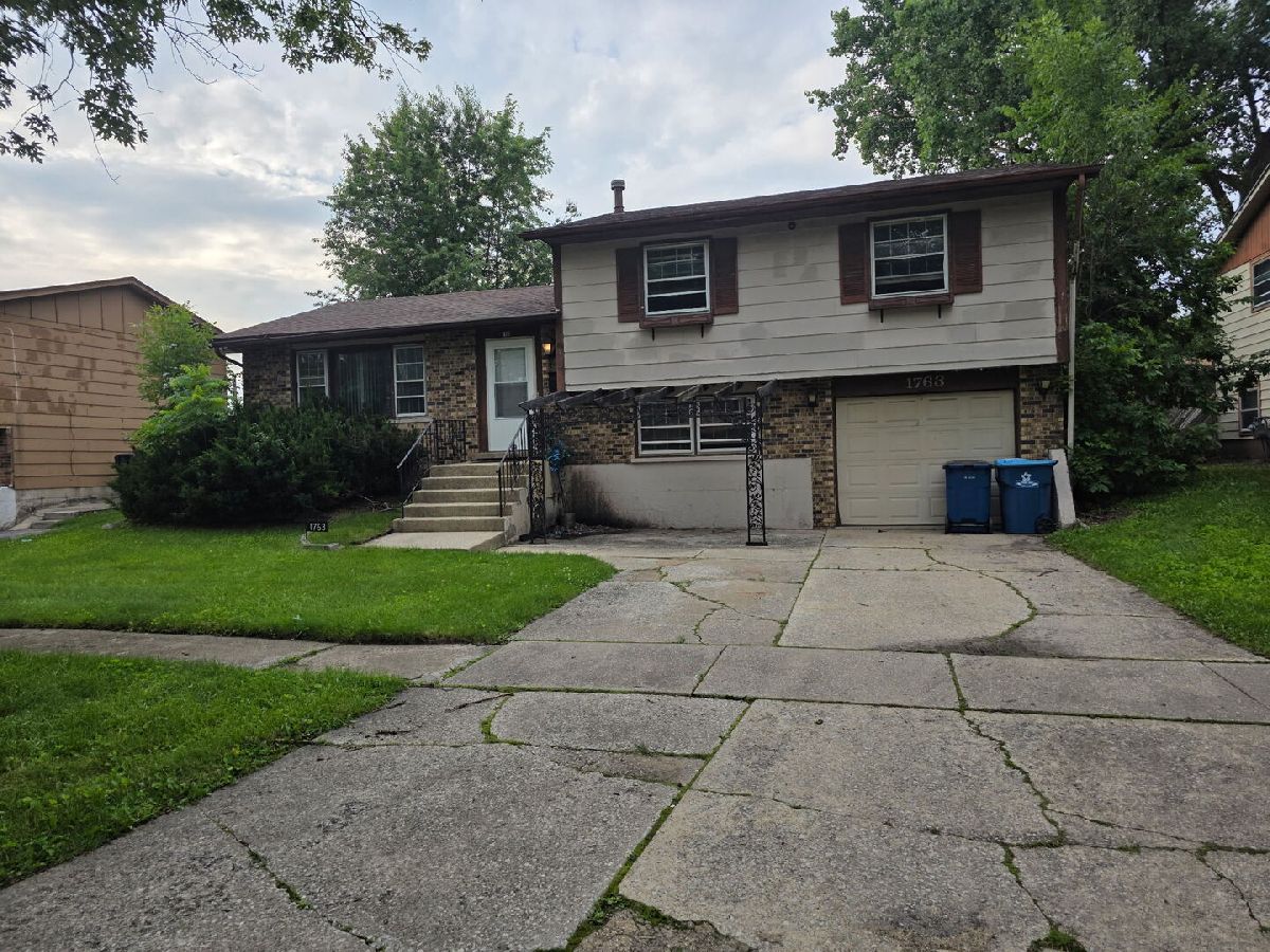 Homes For Sale Indian Hills Sauk Village Illinois, 1763 225th Place