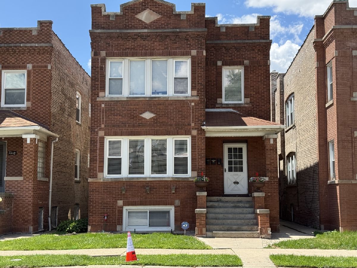  Rented Chicago Illinois, 2252 Laramie