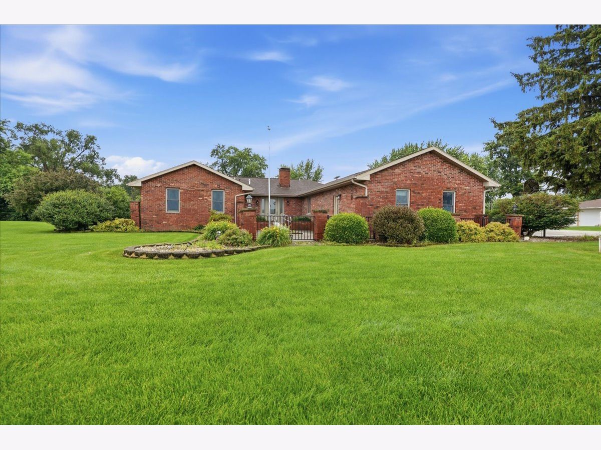  For Sale Watseka Illinois, 404 Clayton Drive