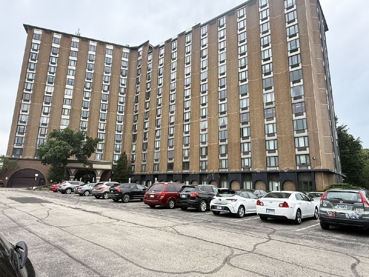  Rented Palatine Illinois, 1 Renaissance