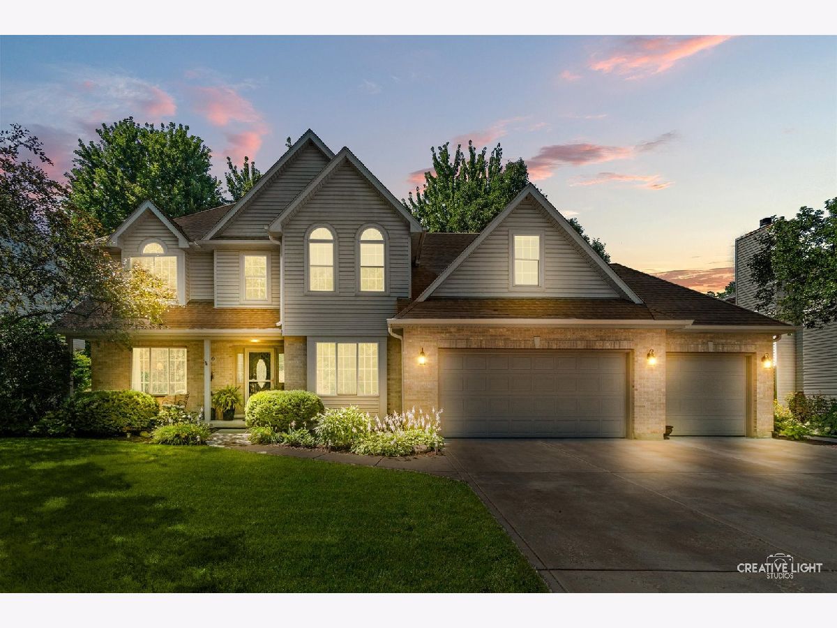  For Sale Oswego Illinois, 216 Willowwood Drive