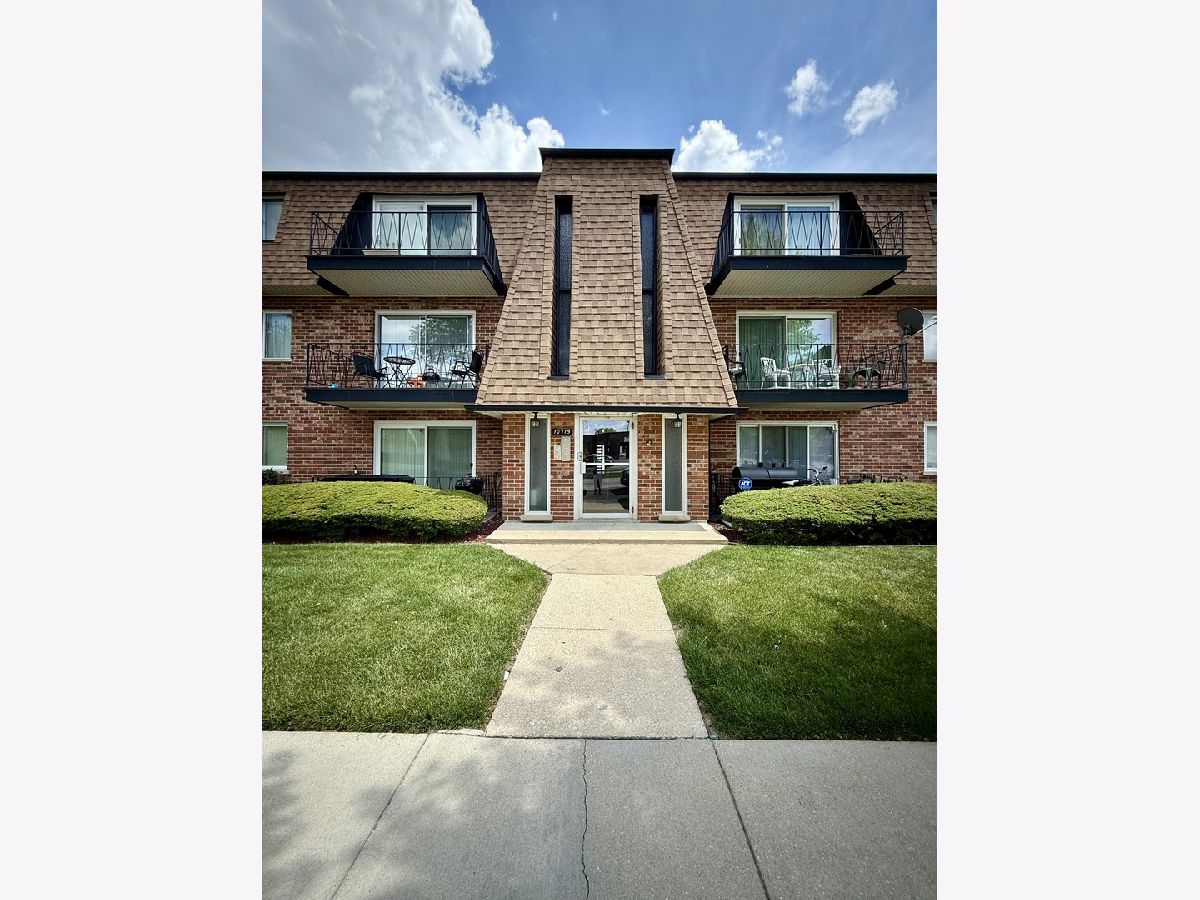  Rented Oak Lawn Illinois, 10715 Keating
