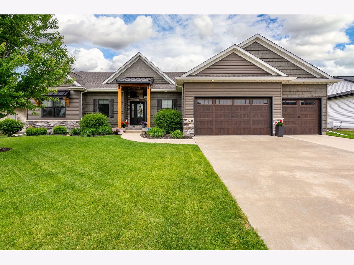 Homes & Condos & Townhomes For Sale Century Heights Bettendorf Iowa, 5788 Willmeyer Drive