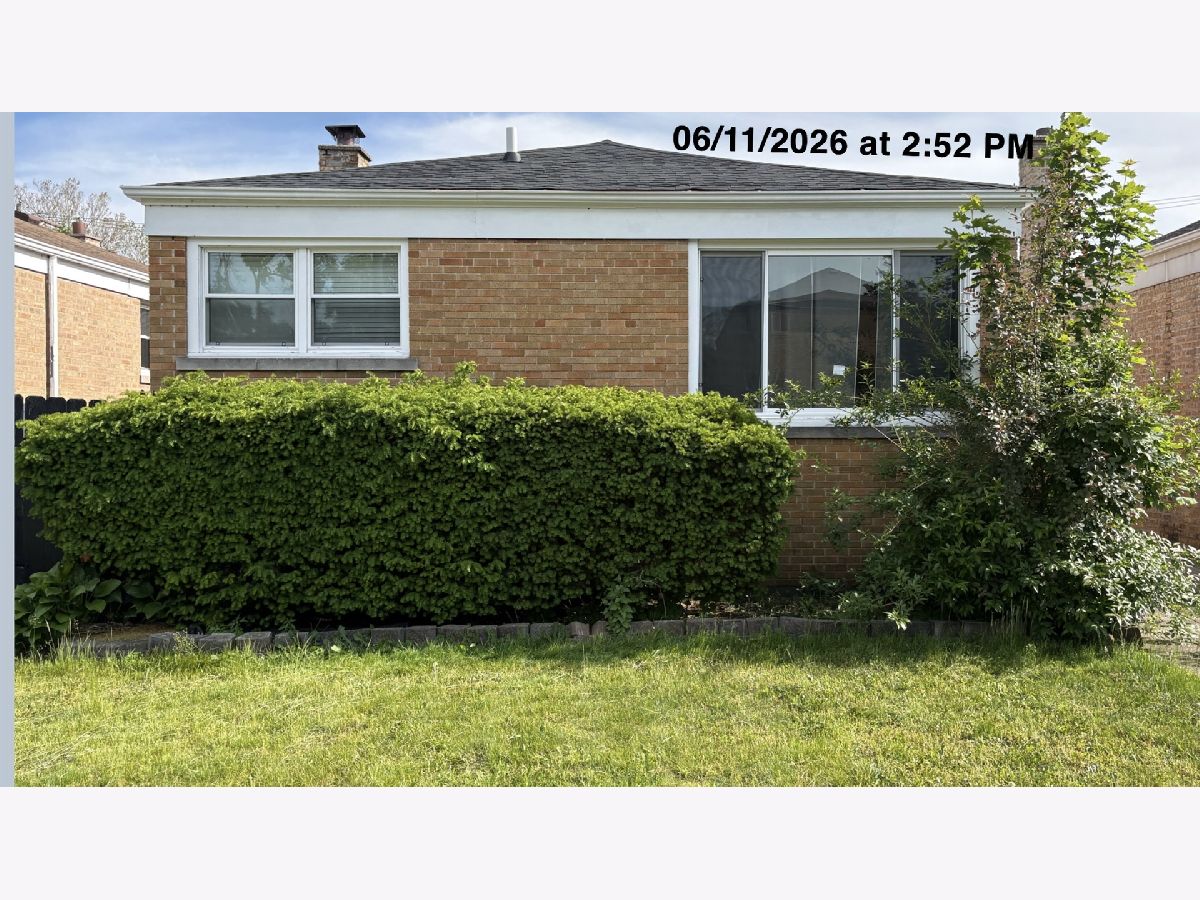  For Sale Chicago Illinois, 2909 Howard Street