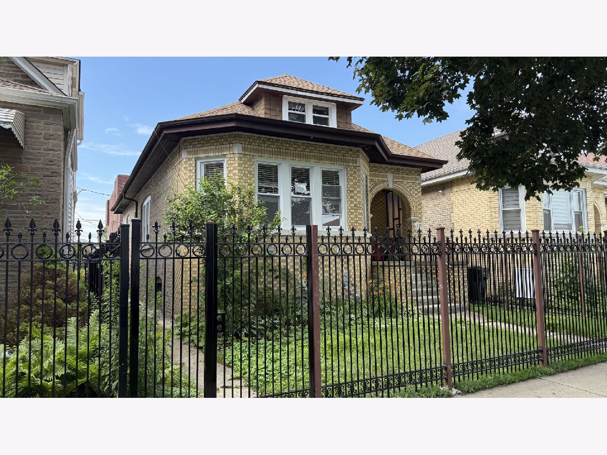  Rented Chicago Illinois, 5821 Gunnison