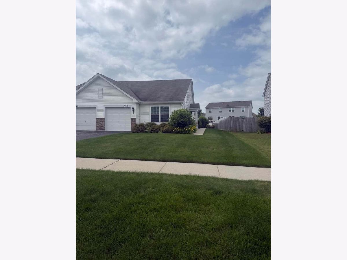  For Rent Hampshire Illinois, 628 Florence