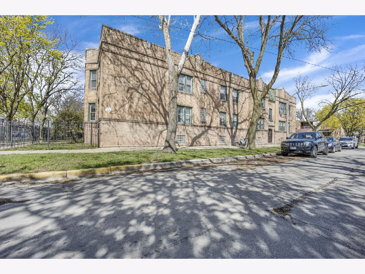  Rented Chicago Illinois, 2442 Kilbourn