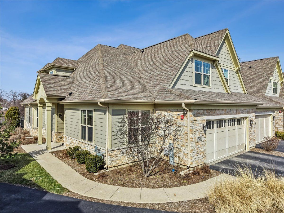  For Sale Lincolnshire Illinois, 33 Woodland Trail
