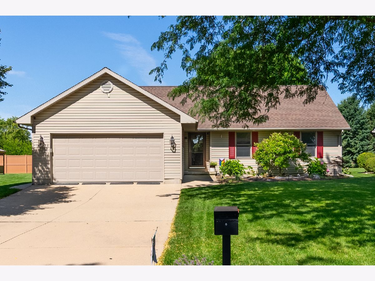  For Sale Peru Illinois, 2738 Becker Drive