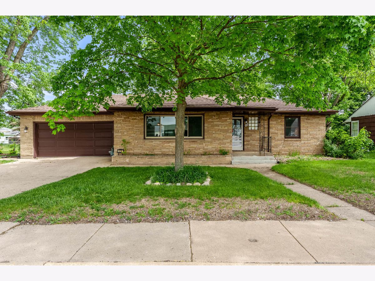  For Sale Loves Park Illinois, 526 Riverside Boulevard