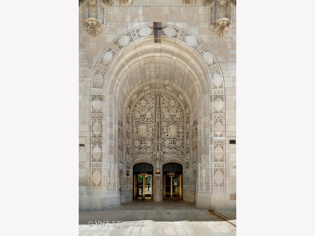 Condos & Townhomes For Rent Tribune Tower Residences Chicago Illinois, 435 Michigan