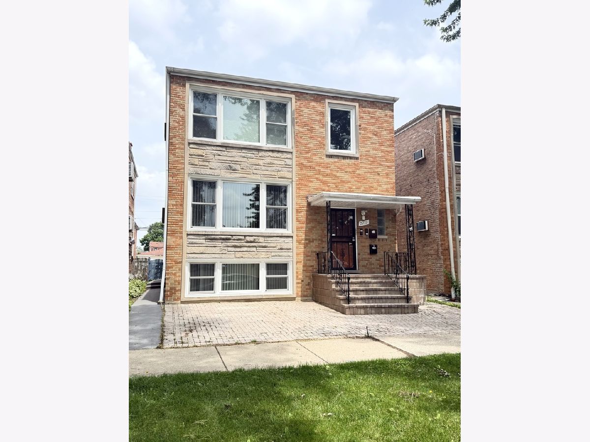  Rented Chicago Illinois, 7732 Addison