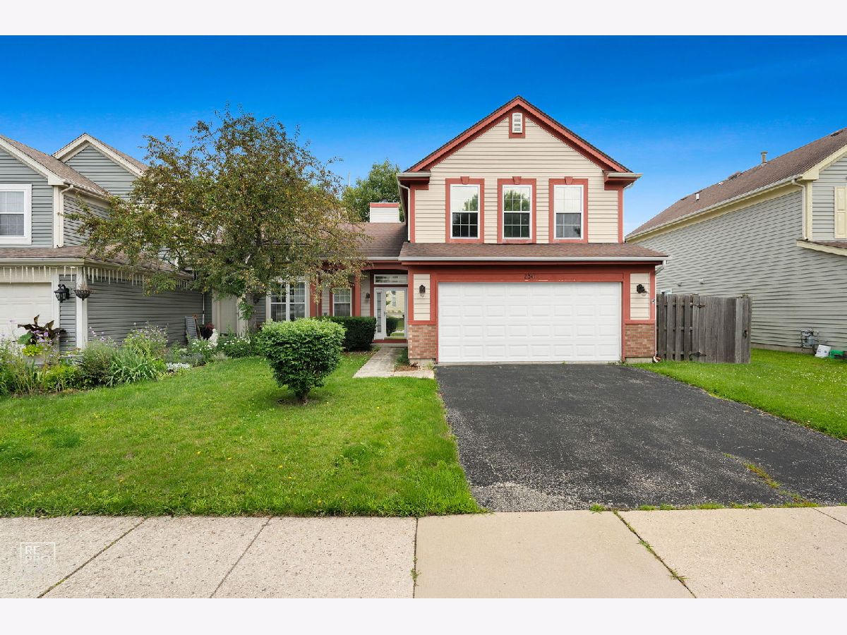 Homes & Townhomes For Sale Cambridge Country North Mundelein Illinois, 2041 Clarewood Lane