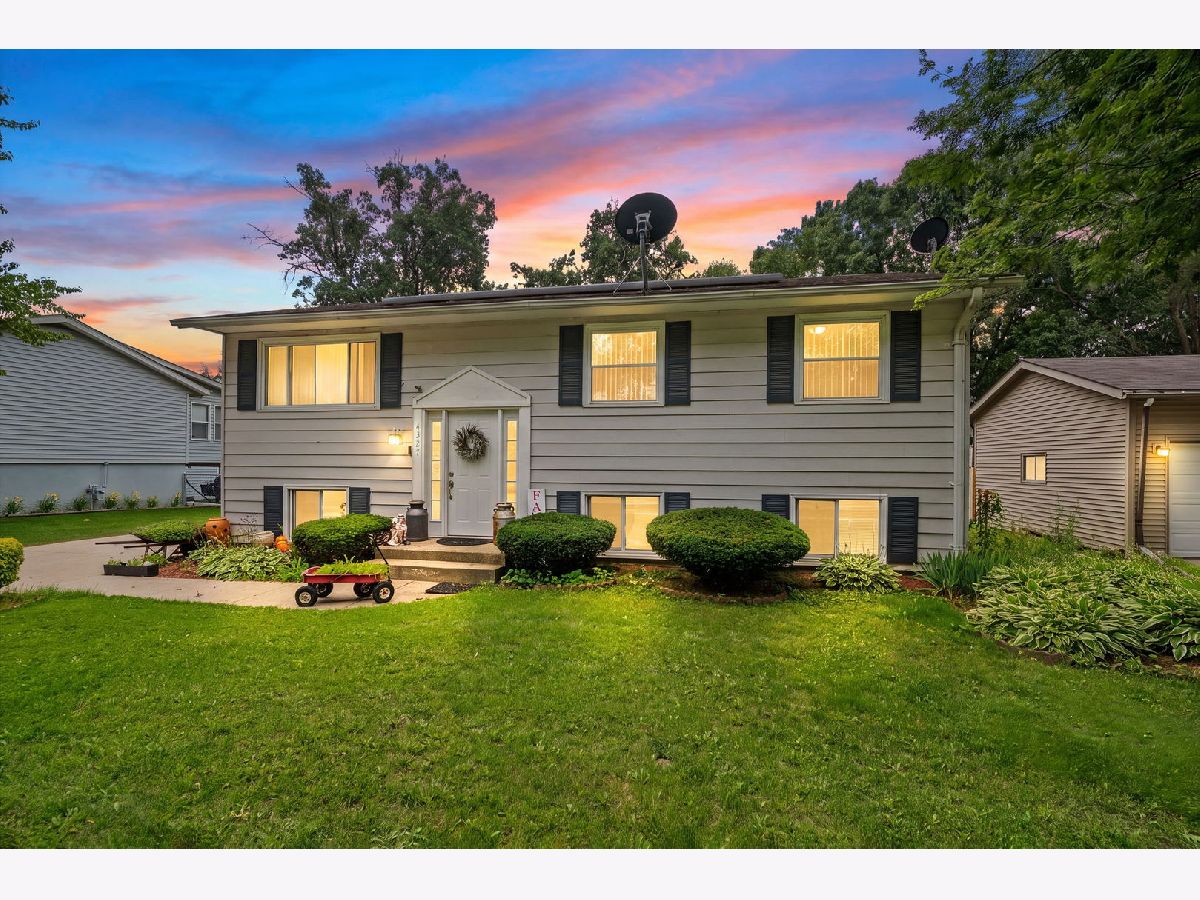  For Sale Rockford Illinois, 4327 Mayflower Avenue