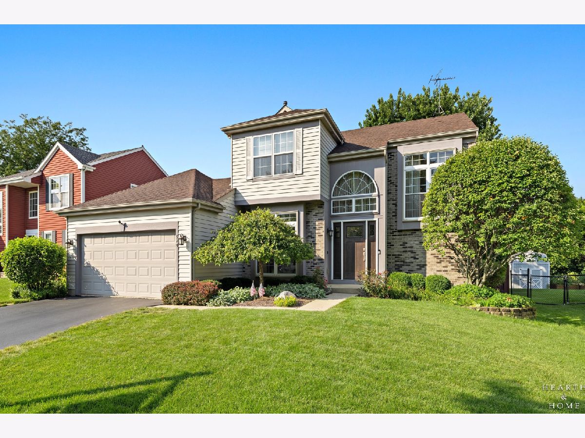  For Sale Lake In The Hills Illinois, 624 Lorree Lane