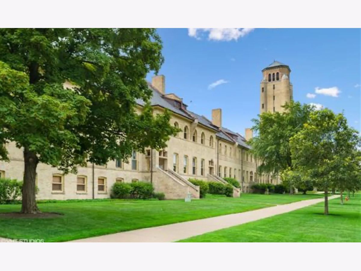 Condos & Townhomes & Homes For Sale Fort Sheridan Highland Park Illinois, 154 Leonard Wood South