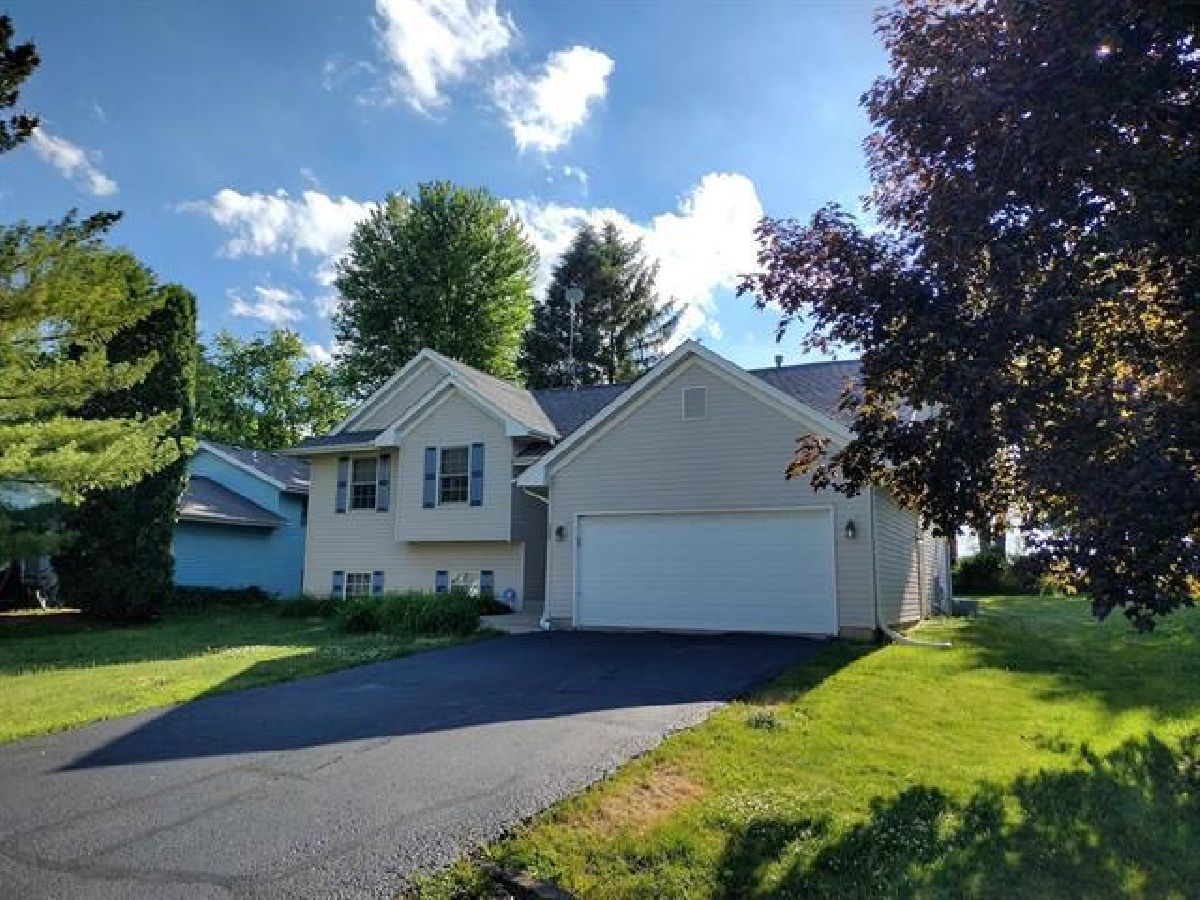 For Sale Poplar Grove Illinois, 152 Columbia Street