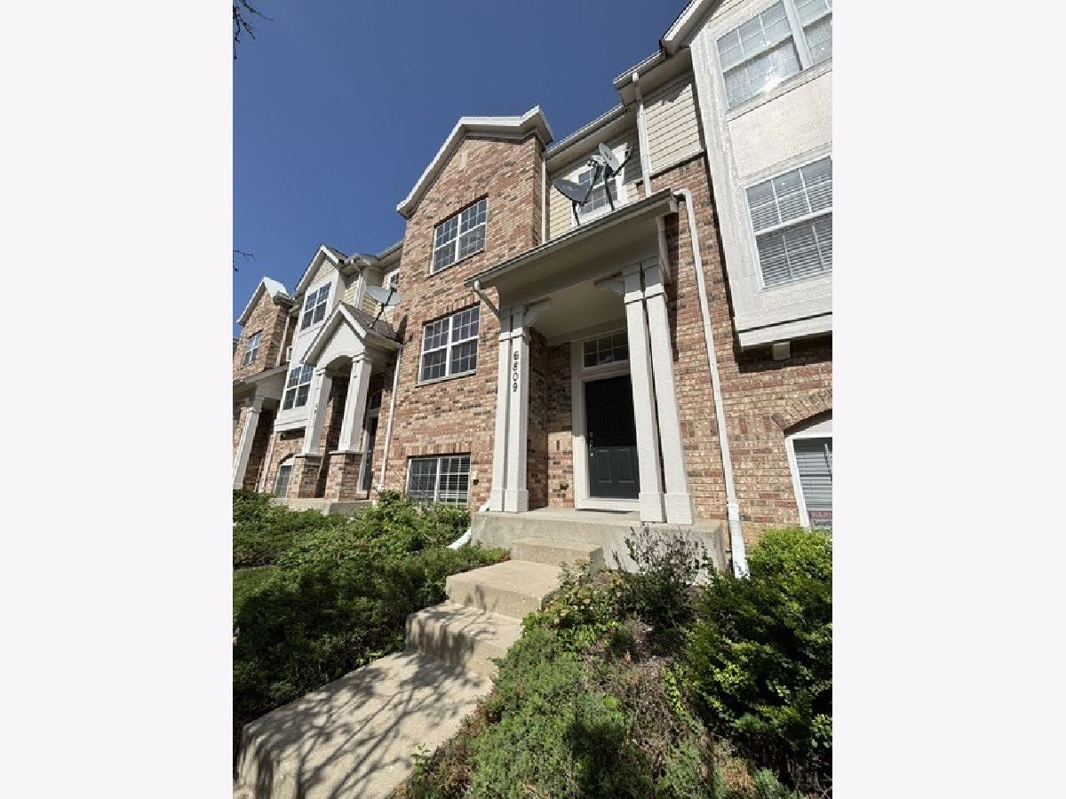  For Rent Morton Grove Illinois, 6809 Meadow