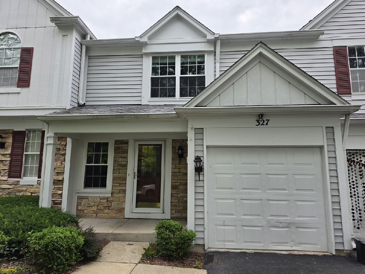 Townhomes & Condos & Homes Rented Diamond Bay Aurora Illinois, 327 Shadybrook