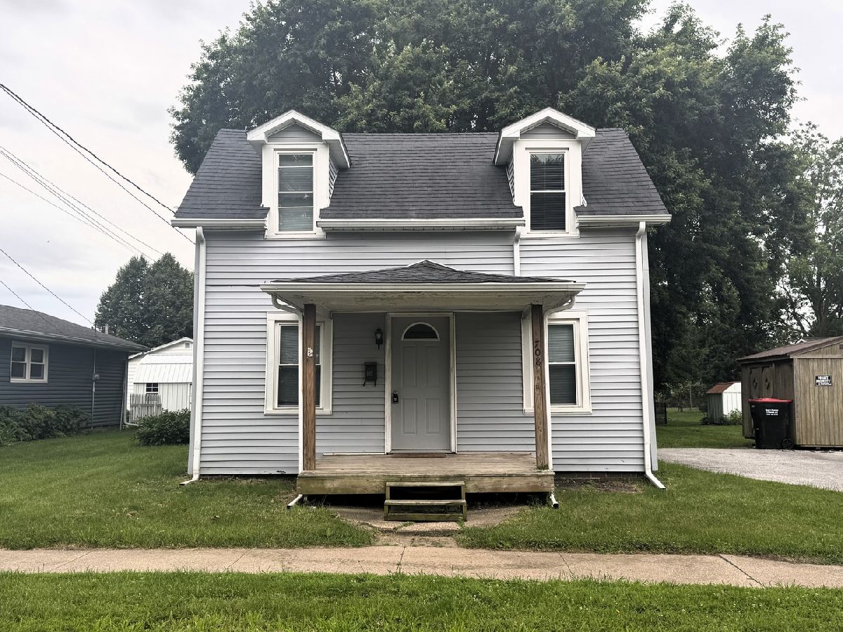  Rented Aledo Illinois, 708 6th