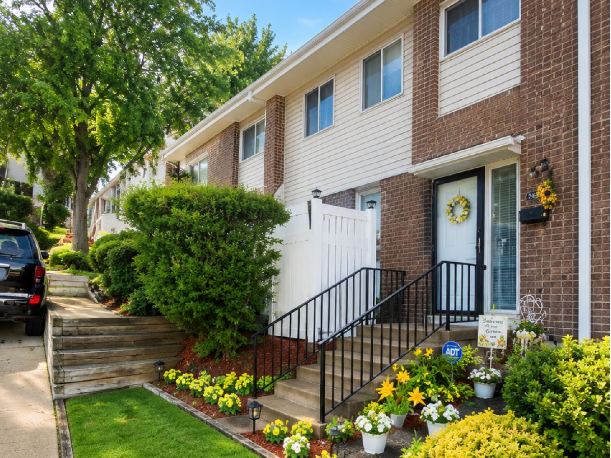  For Sale University Park Illinois, 885 White Oak Lane