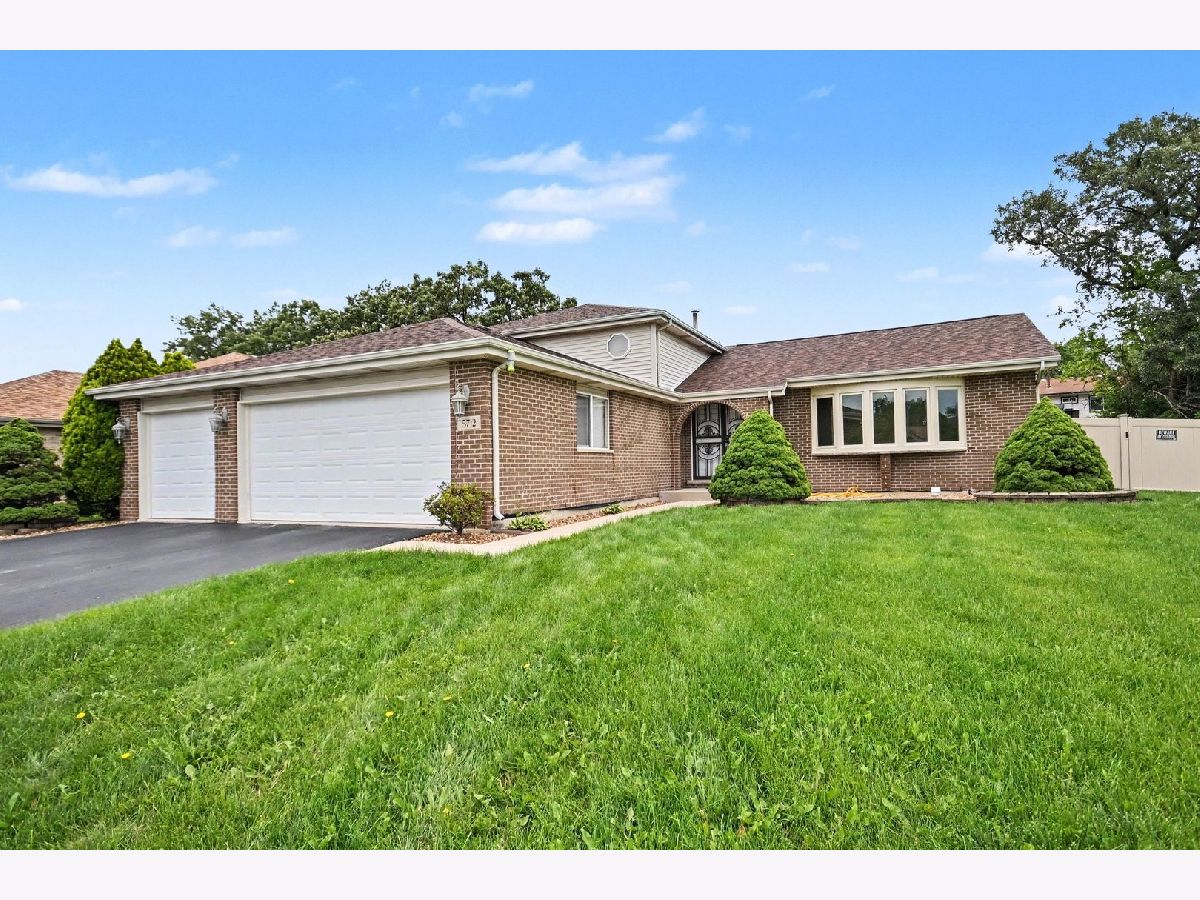  For Sale Matteson Illinois, 5712 Kathryn Lane