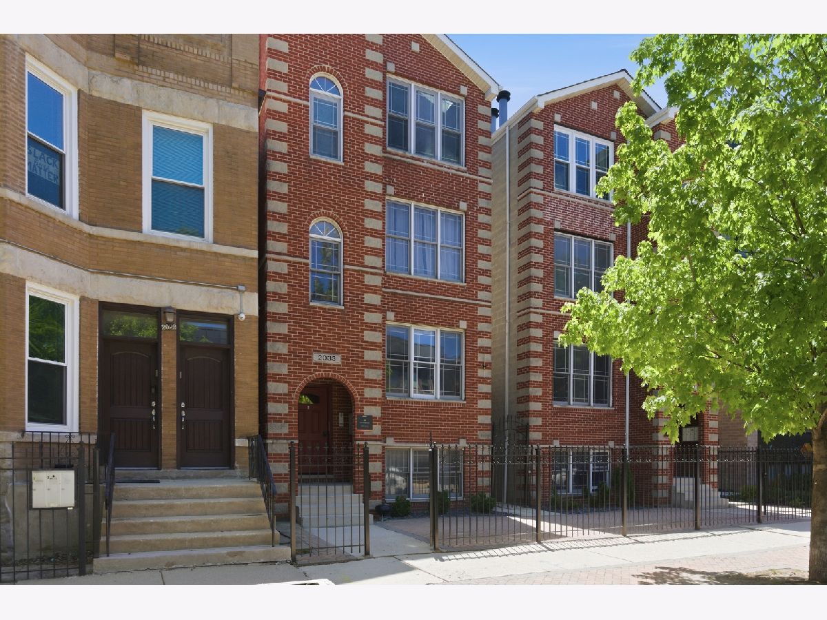  Rented Chicago Illinois, 2033 Huron