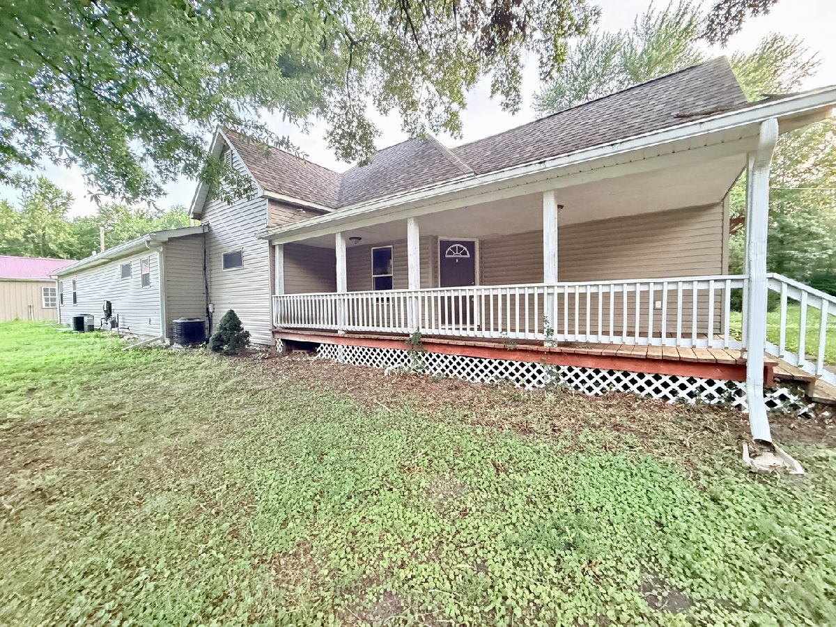  For Sale West Frankfort Illinois, 802 North Road