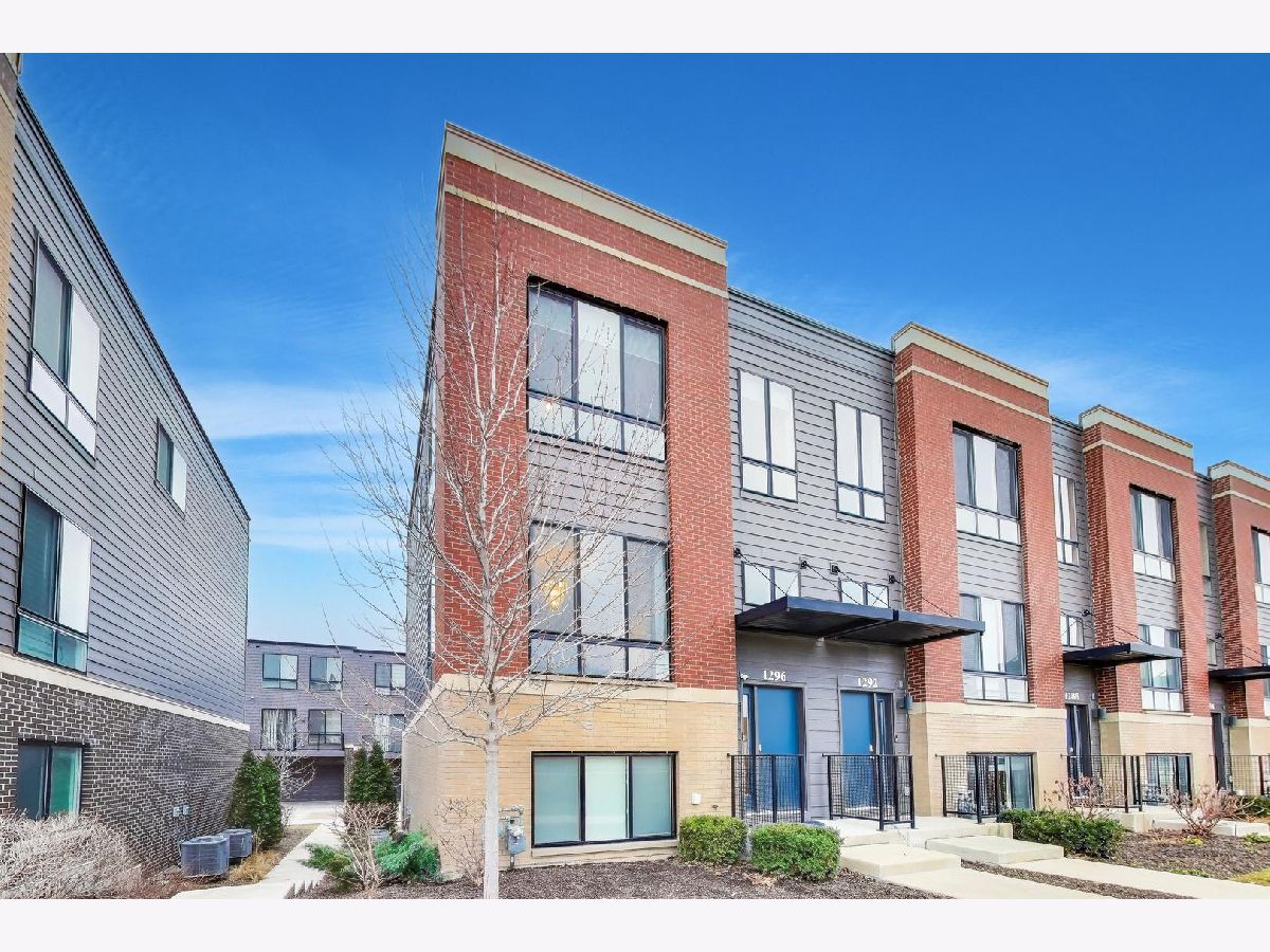  For Sale Schaumburg Illinois, 1296 Quadrant Lane