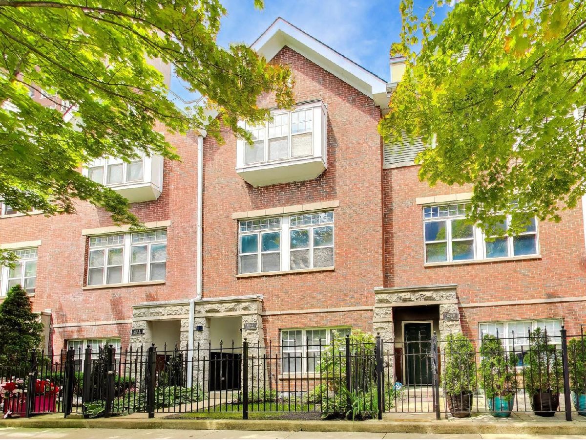  For Sale Chicago Illinois, 4926 Cornell Avenue
