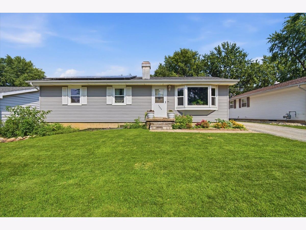  For Sale Bloomington Illinois, 1225 Rutledge Road