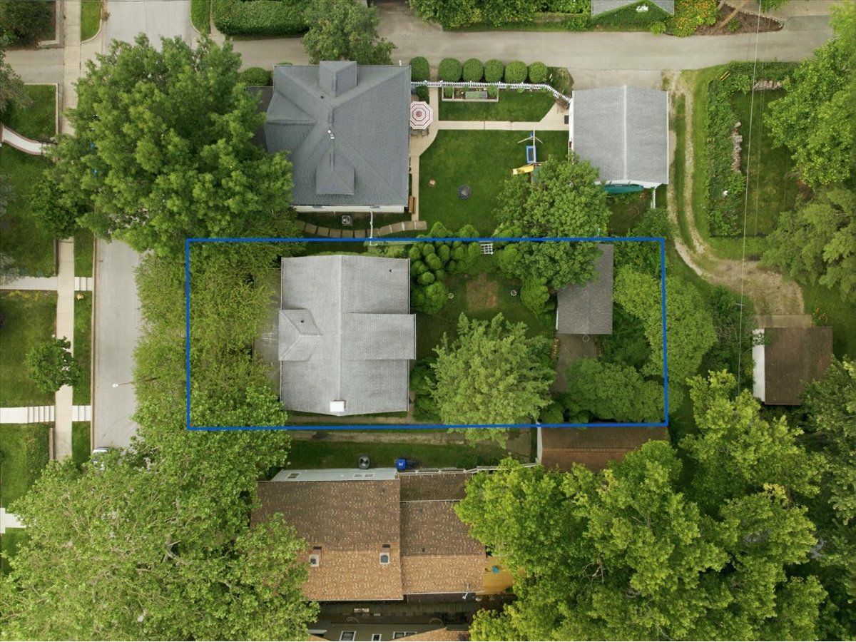 Homes & Condos & Townhomes For Sale Founders Grove Bloomington Illinois, 104 Fairview Avenue