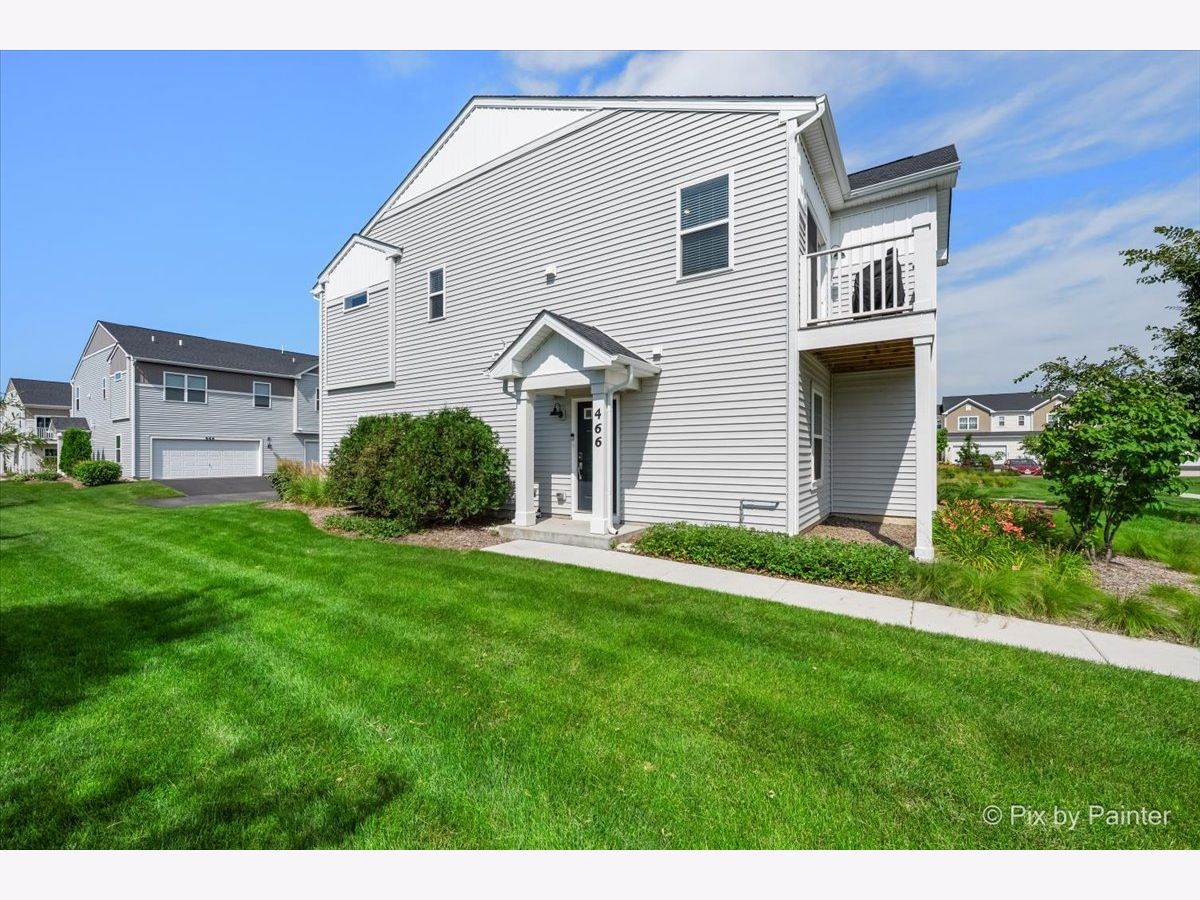 Homes & Condos & Townhomes For Sale Becketts Landing South Elgin Illinois, 466 Comstock Road
