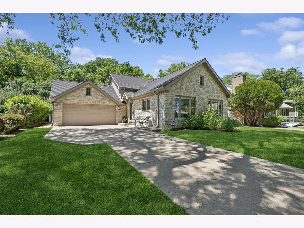  For Sale Libertyville Illinois, 411 Drake Street