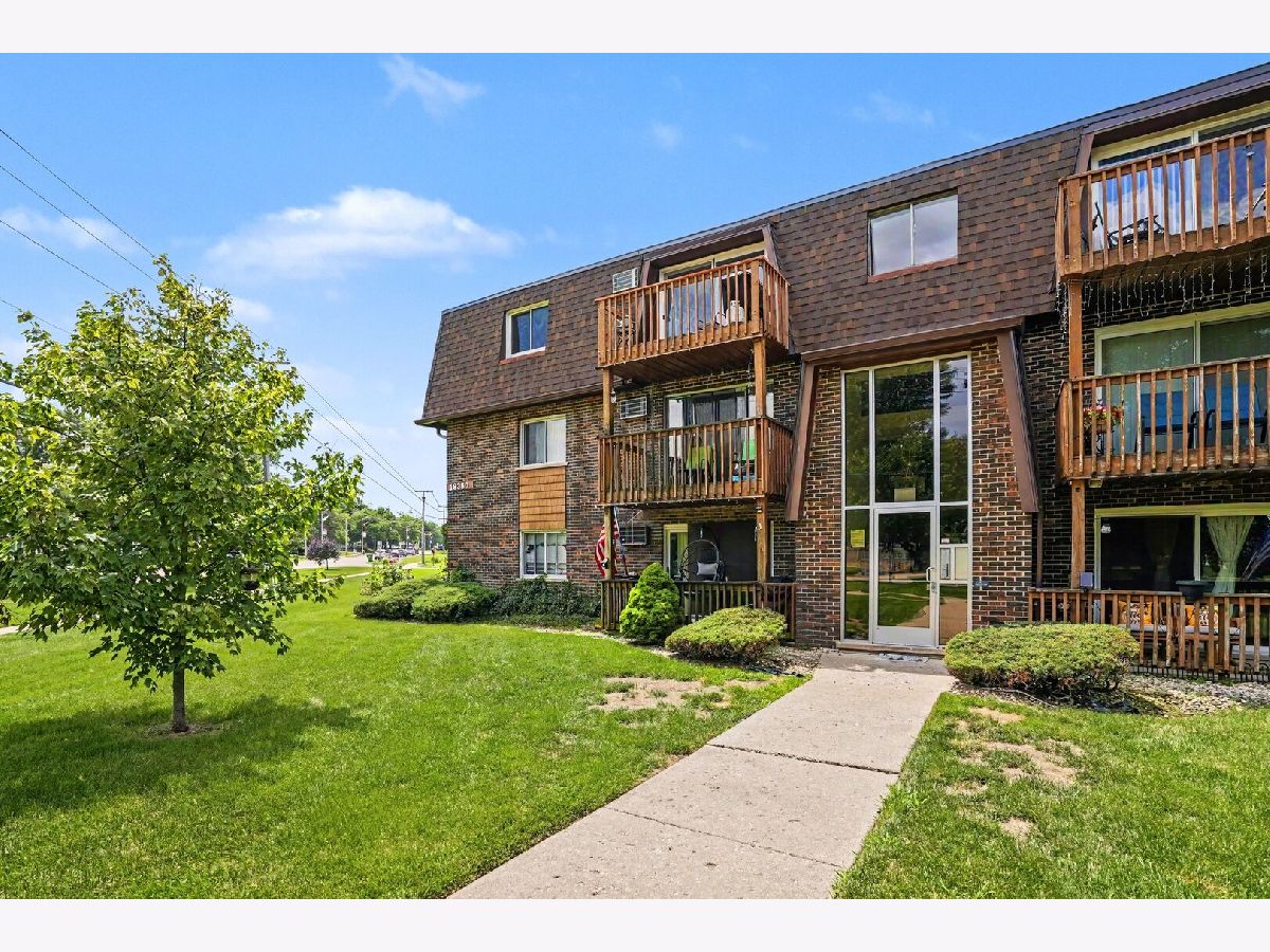 Condominiums For Sale Wolf Point Mokena Illinois, 19380 Wolf Road