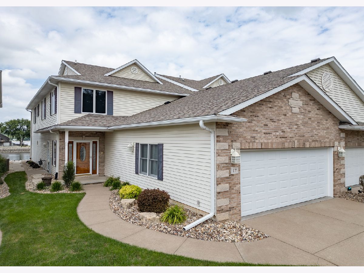  For Sale Hampton Illinois, 17 Villa Drive